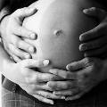 Студийные фотосессии беременных женщин с мужьями