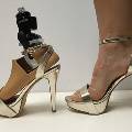 Появился протез для женщин, который позволяет носить туфли на шпильке