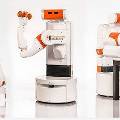 Робот-домохозяйка UBR-1 откроет дверь и подаст кофе