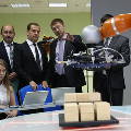 Медведев предложил решение проблемы нехватки в России роботов