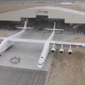 Самый большой в мире самолет впервые покинул свой ангар