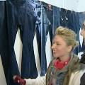 В Тбилиси открылась выставка джинсов как средство от шоппингомании 