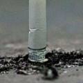 Поющие зажигалки смогли произвести невероятный эффект на курильщиков 
