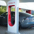 Tesla разрешила использовать свои зарядные станции всем желающим