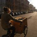 В Петербурге появились велорикши с чаем и печеньками