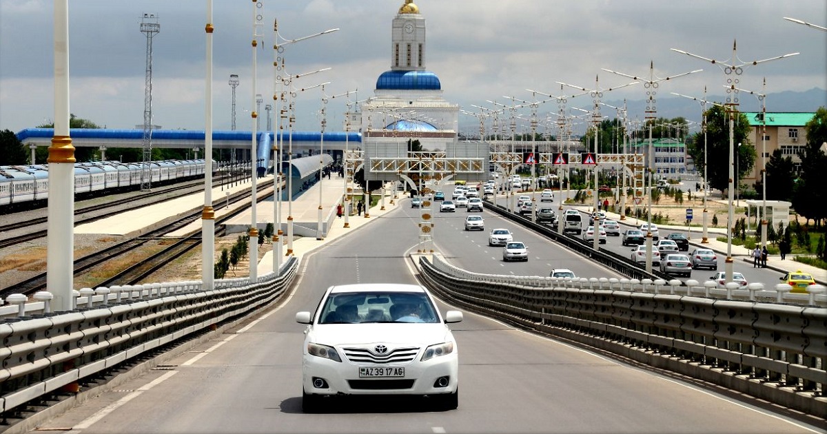 Туркменистан черные автомобили