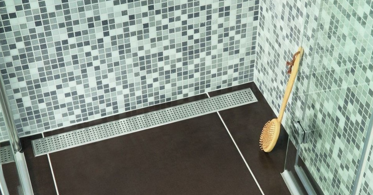 Как обустроить слив в полу в ванной комнате: обустраиваем душ без поддона