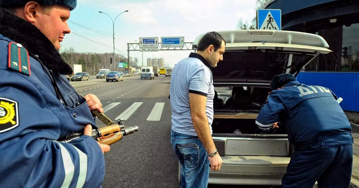 Перевоз людей в багажнике