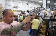 Кто и зачем покупает в США пистолеты, если вокруг закон и порядок