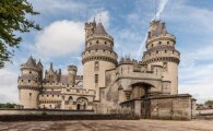 Шато-де-Пьерфон – могучая средневековая крепость с яркой историей взлетов и горьких падений