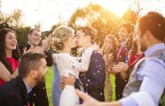 Несладкая традиция: почему на свадьбах молодожёнам кричат «Горько!»
